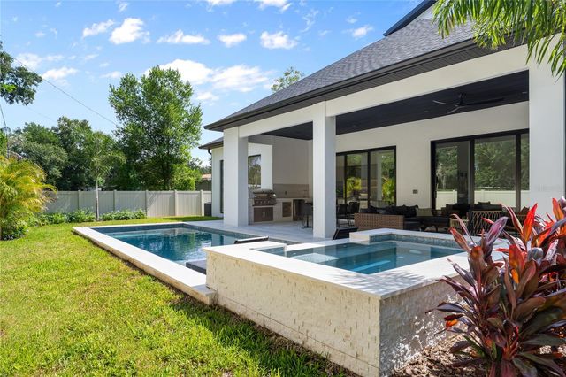 525 S LAKEMONT AVENUE, Winter Park, FL 32792