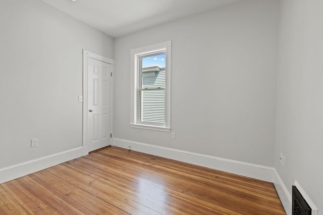 16 Leslie St 2, Boston, MA 02122