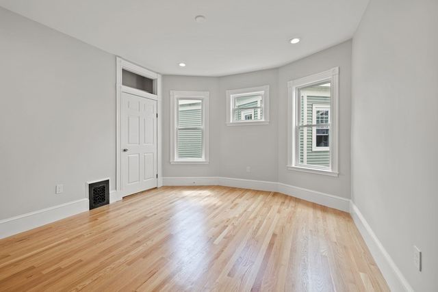 16 Leslie St 2, Boston, MA 02122