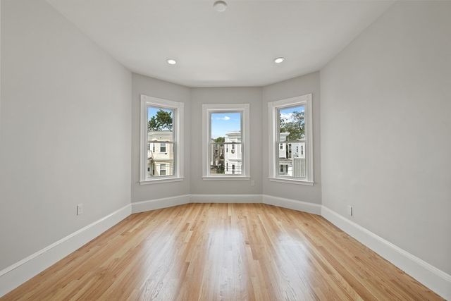 16 Leslie St 2, Boston, MA 02122