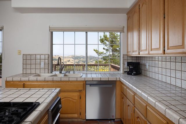 10590 Hidden Mesa Place, Monterey, CA 93940