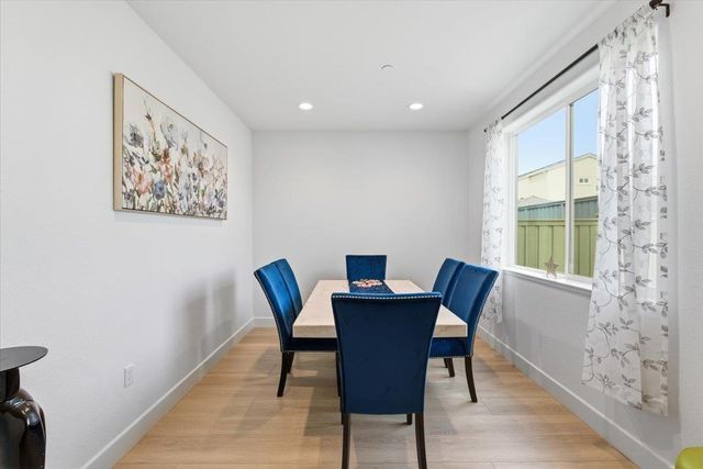 2505 Mulholland Dr, Lathrop, CA 95330