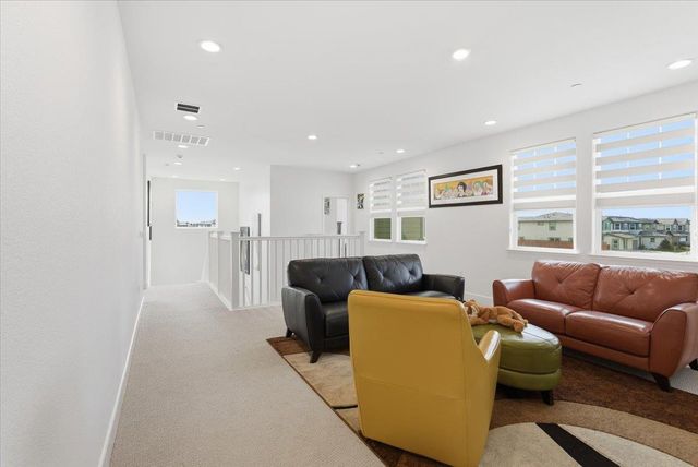 2505 Mulholland Dr, Lathrop, CA 95330