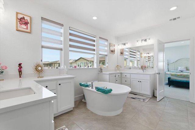 2505 Mulholland Dr, Lathrop, CA 95330