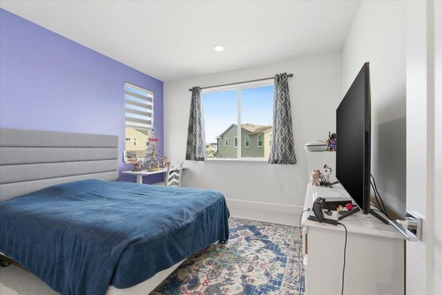 2505 Mulholland Dr, Lathrop, CA 95330