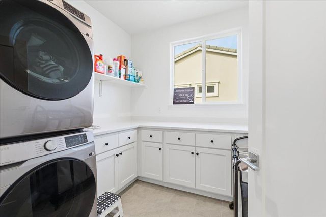 2505 Mulholland Dr, Lathrop, CA 95330