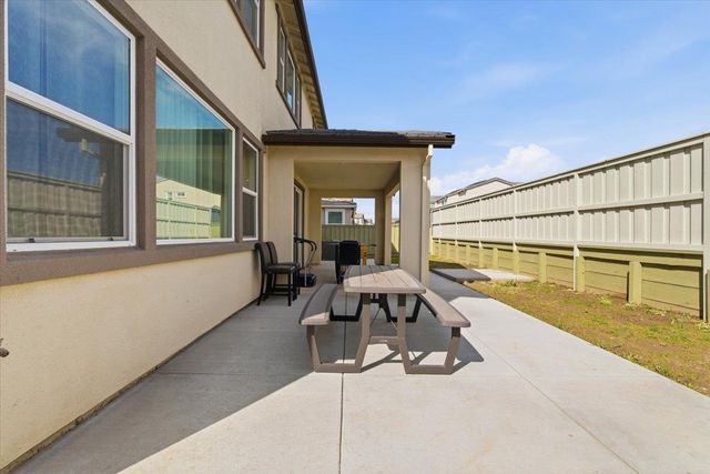 2505 Mulholland Dr, Lathrop, CA 95330