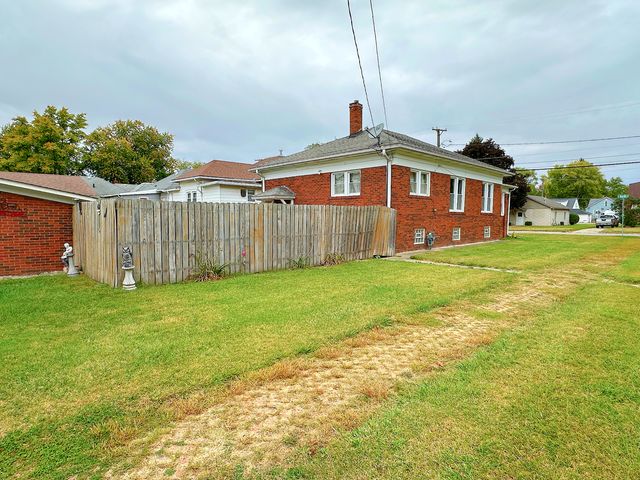 1121 E MAIN Street, Streator, IL 61364