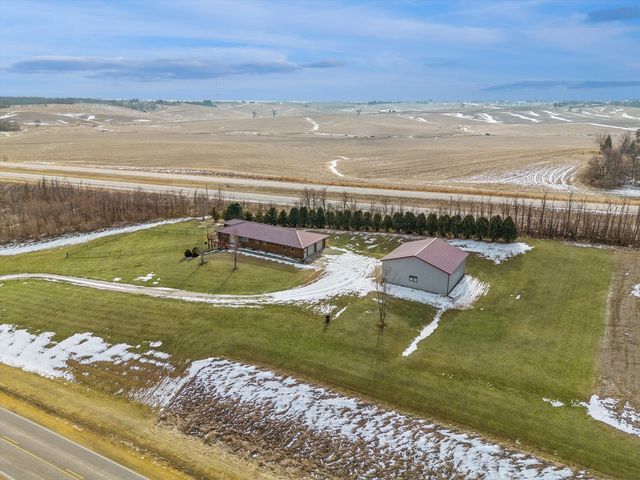 1674 Old Hwy 61 Highway, Delmar, IA 52037