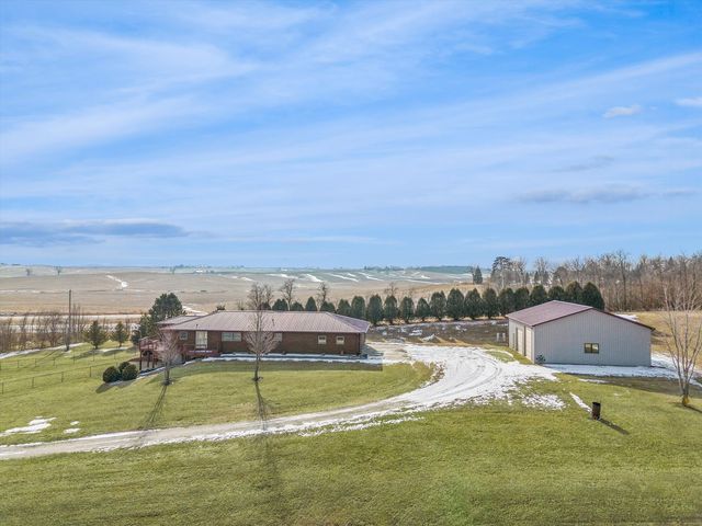 1674 Old Hwy 61 Highway, Delmar, IA 52037