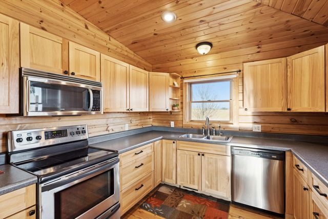 1674 Old Hwy 61 Highway, Delmar, IA 52037