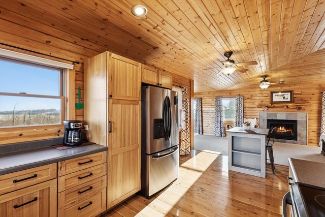 1674 Old Hwy 61 Highway, Delmar, IA 52037