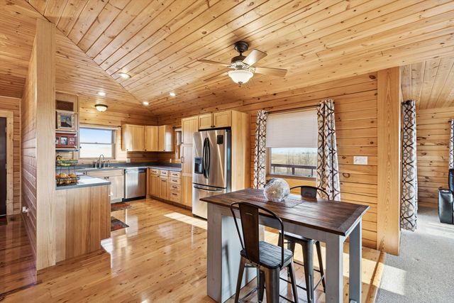 1674 Old Hwy 61 Highway, Delmar, IA 52037