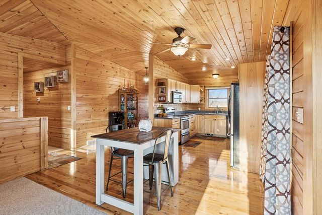 1674 Old Hwy 61 Highway, Delmar, IA 52037