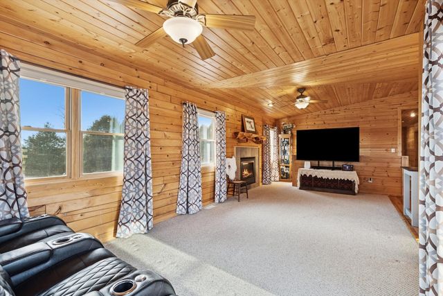 1674 Old Hwy 61 Highway, Delmar, IA 52037