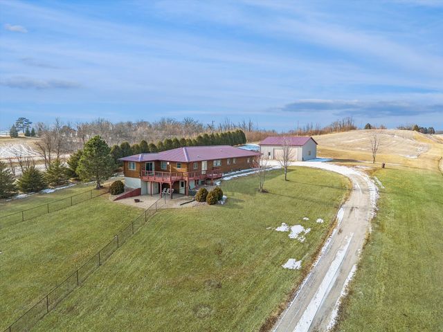 1674 Old Hwy 61 Highway, Delmar, IA 52037