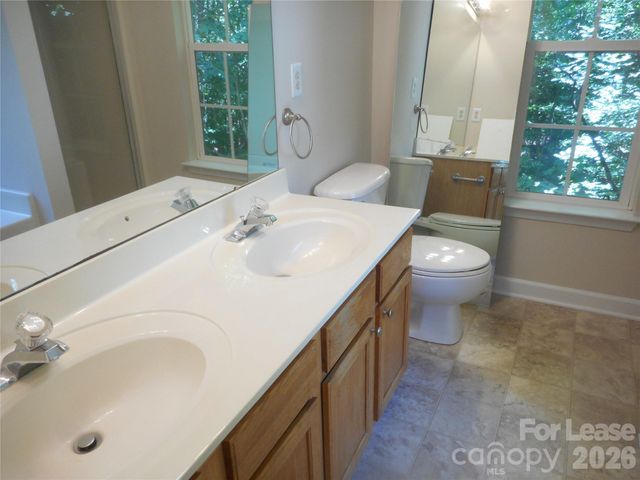 8037 Shiny Meadow Lane, Charlotte, NC 28215