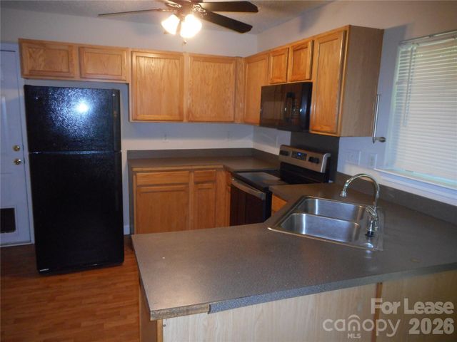 8037 Shiny Meadow Lane, Charlotte, NC 28215