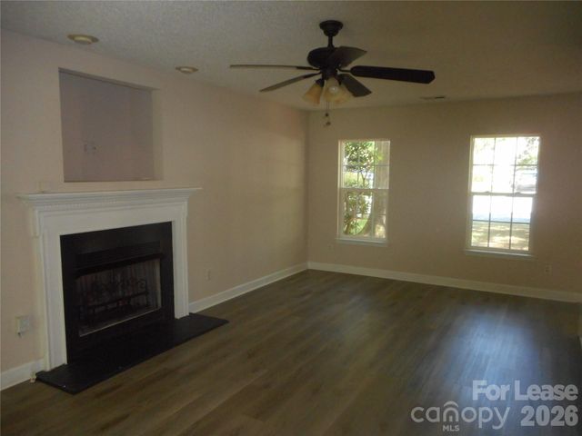 8037 Shiny Meadow Lane, Charlotte, NC 28215