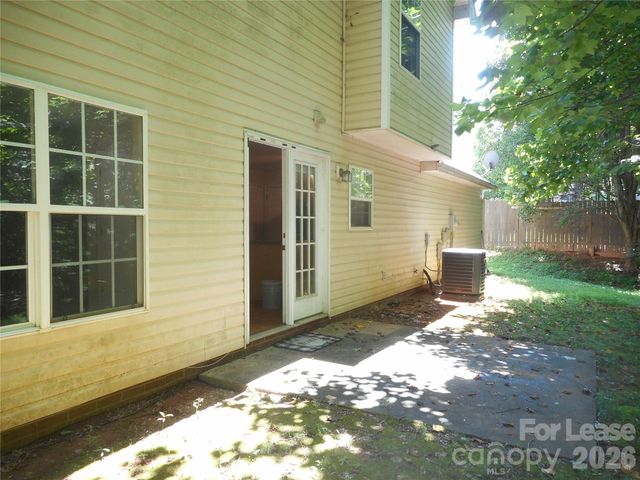 8037 Shiny Meadow Lane, Charlotte, NC 28215