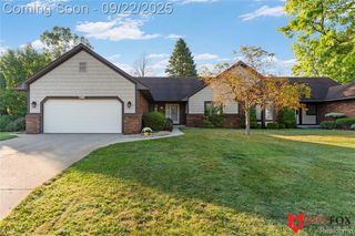 6031 Oak Creek Drive, Swartz Creek, MI 48473