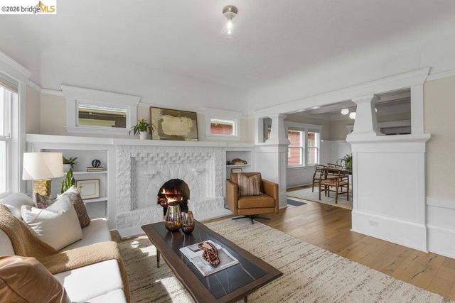 1072 57Th St, Oakland, CA 94608