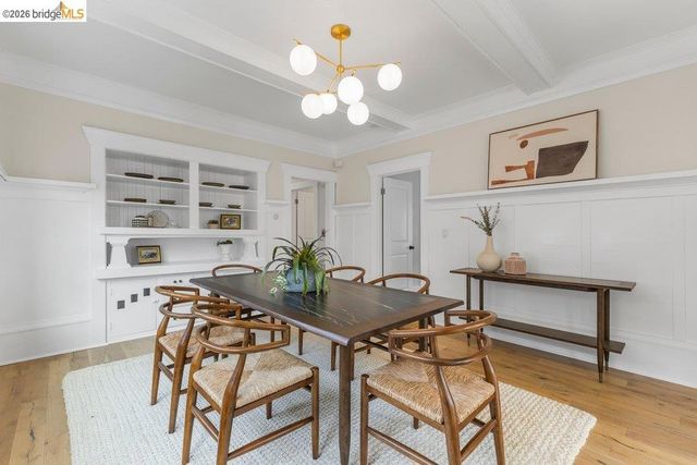 1072 57Th St, Oakland, CA 94608