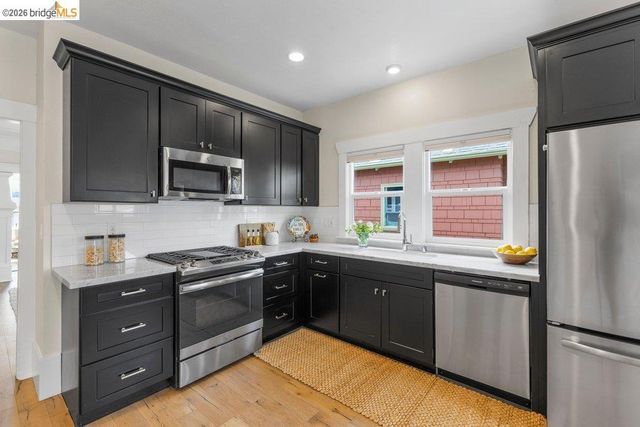 1072 57Th St, Oakland, CA 94608