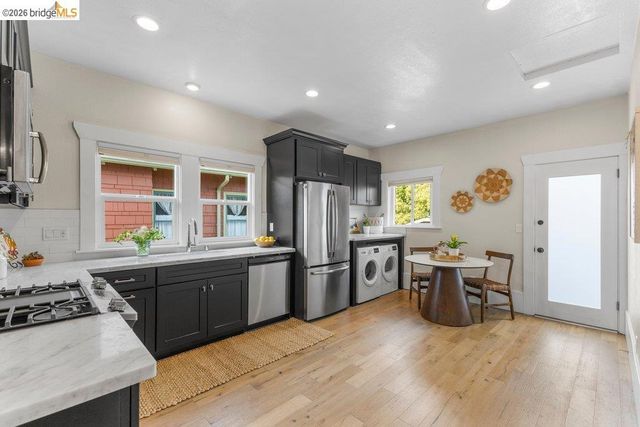 1072 57Th St, Oakland, CA 94608