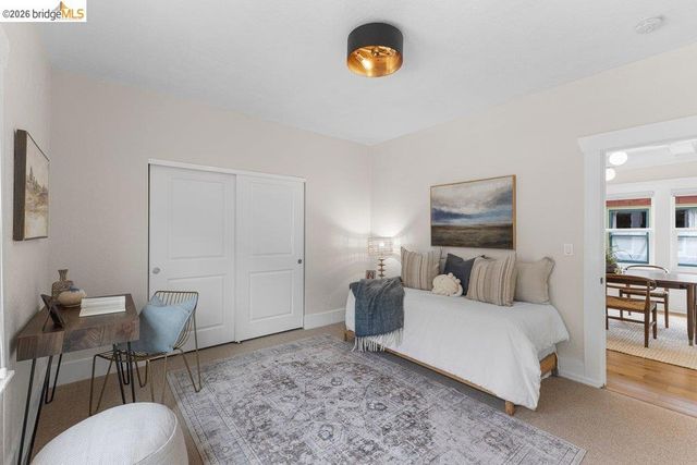 1072 57Th St, Oakland, CA 94608