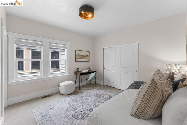 1072 57Th St, Oakland, CA 94608