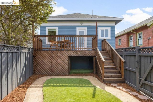 1072 57Th St, Oakland, CA 94608