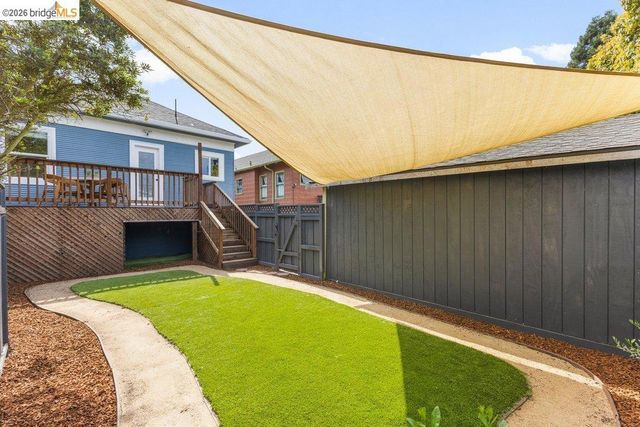 1072 57Th St, Oakland, CA 94608