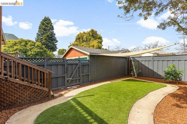 1072 57Th St, Oakland, CA 94608