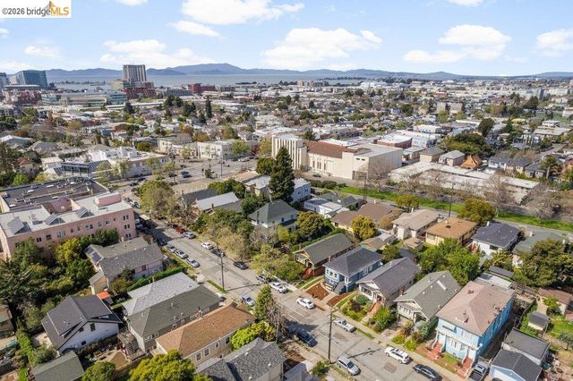 1072 57Th St, Oakland, CA 94608