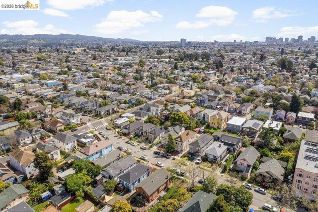 1072 57Th St, Oakland, CA 94608