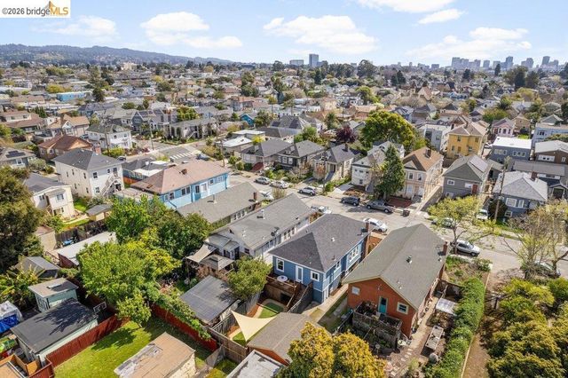 1072 57Th St, Oakland, CA 94608