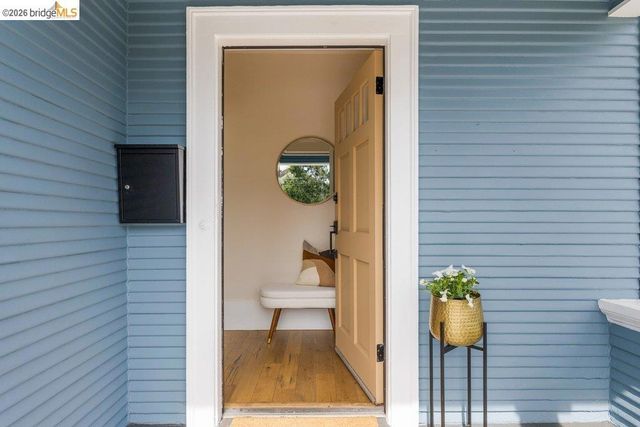 1072 57Th St, Oakland, CA 94608