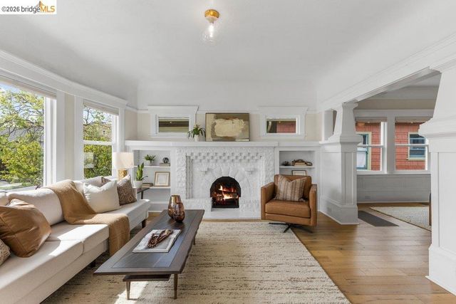 1072 57Th St, Oakland, CA 94608