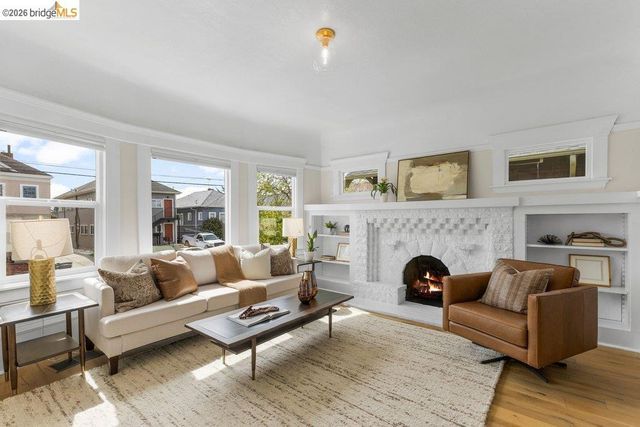 1072 57Th St, Oakland, CA 94608