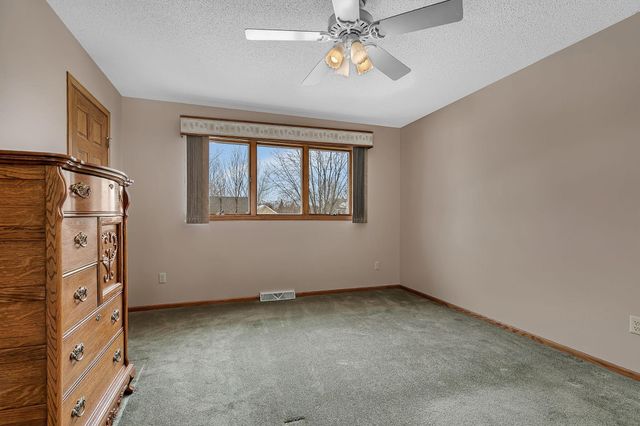 1314 W Oakes Drive, Saint Cloud, MN 56303