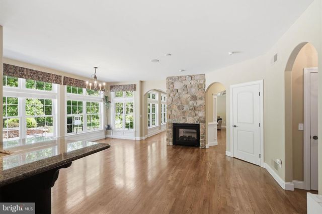 1392 FOX HILL DR, Palmyra, PA 17078