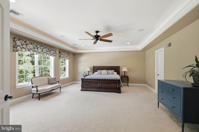 1392 FOX HILL DR, Palmyra, PA 17078