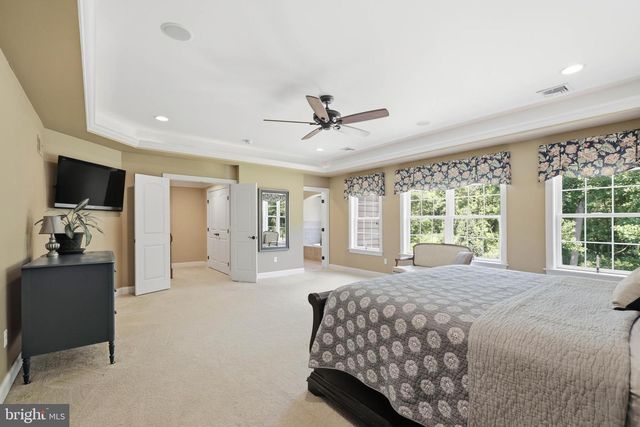 1392 FOX HILL DR, Palmyra, PA 17078