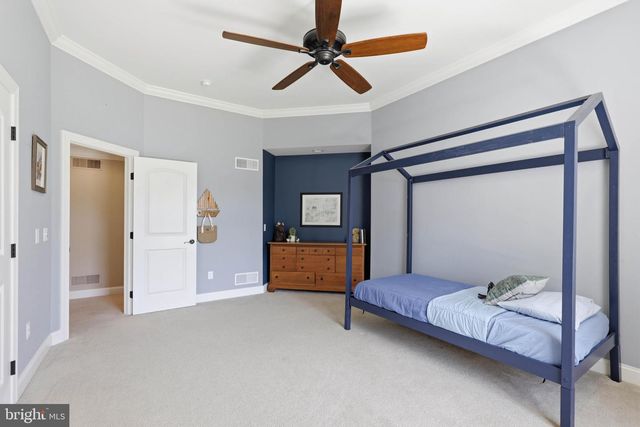 1392 FOX HILL DR, Palmyra, PA 17078