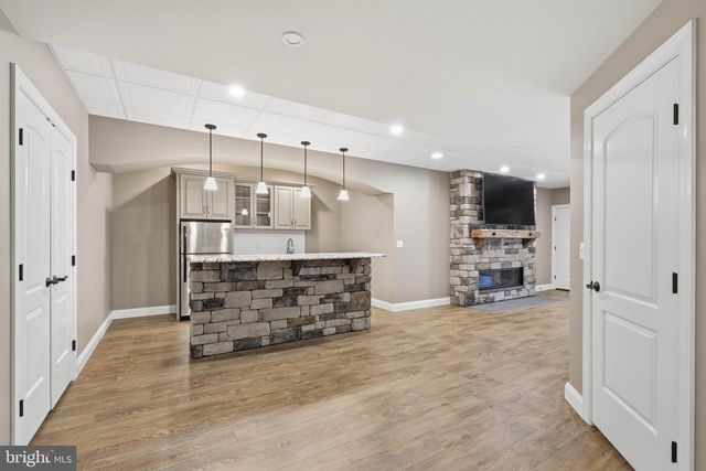 1392 FOX HILL DR, Palmyra, PA 17078