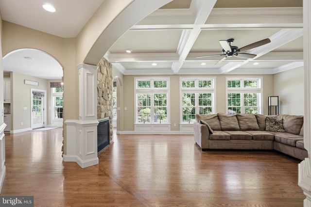 1392 FOX HILL DR, Palmyra, PA 17078