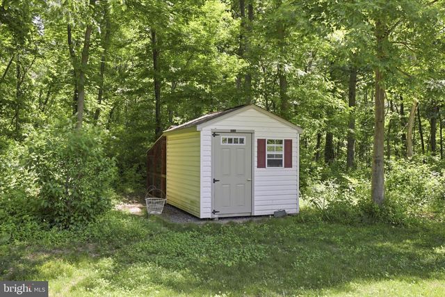 1392 FOX HILL DR, Palmyra, PA 17078