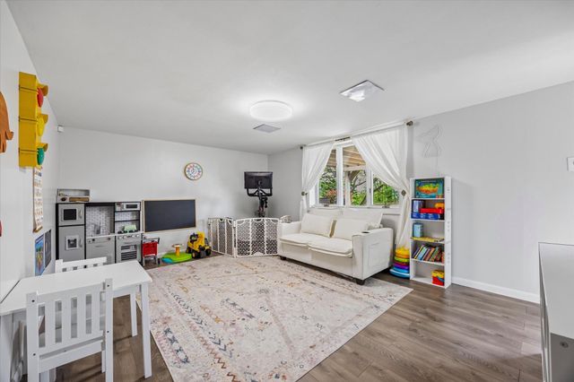 187 E VALLEY FORGE RD, King Of Prussia, PA 19406