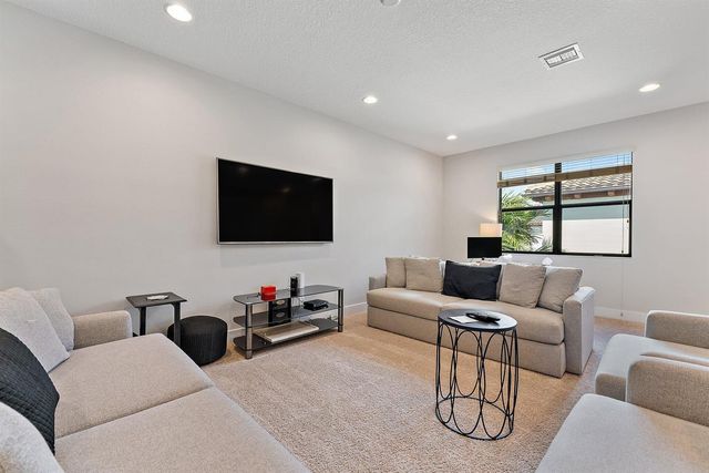 1077 Faulkner Terrace, Palm Beach Gardens, FL 33418